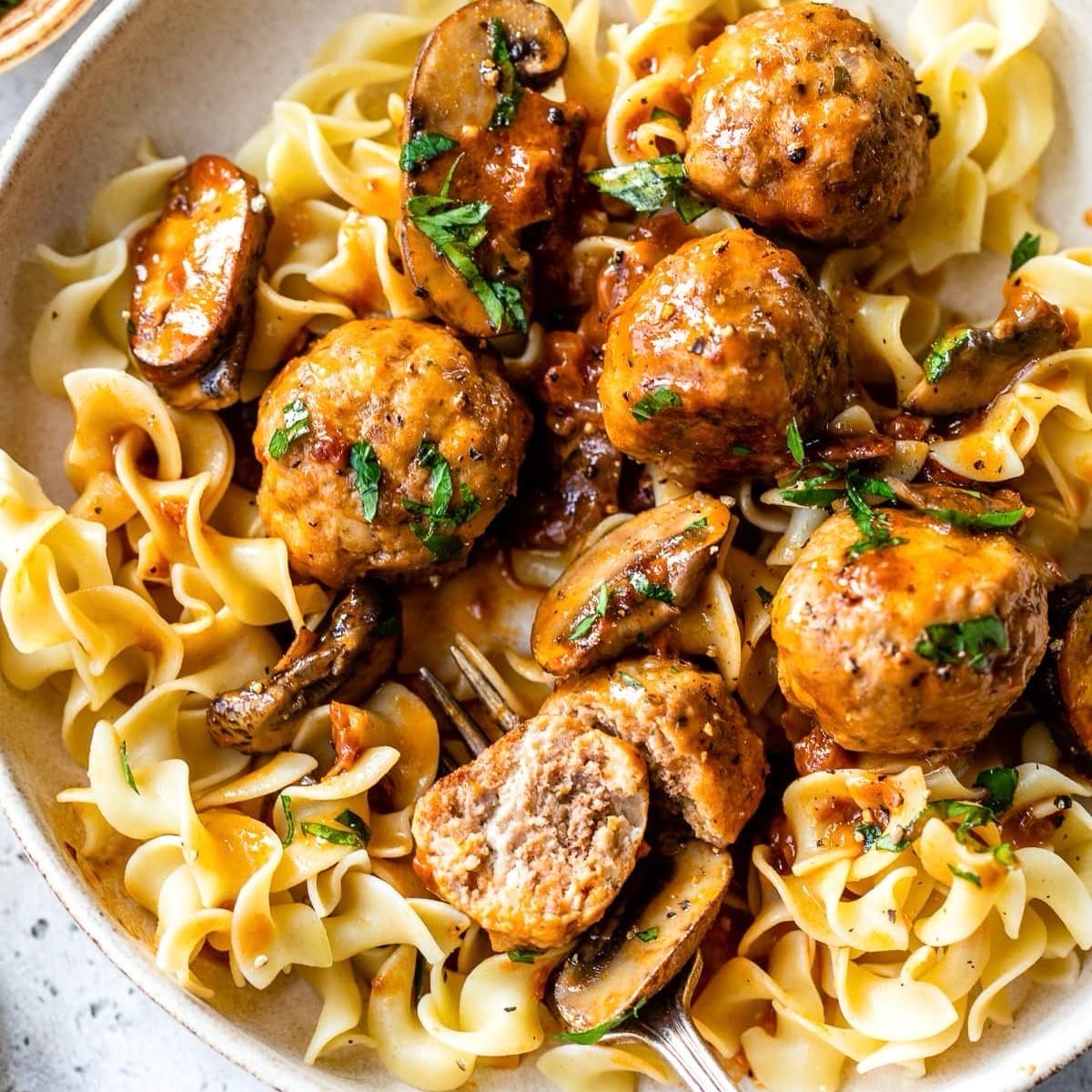 Salisbury Meatball Pasta Bowl (Delivered: August 28)