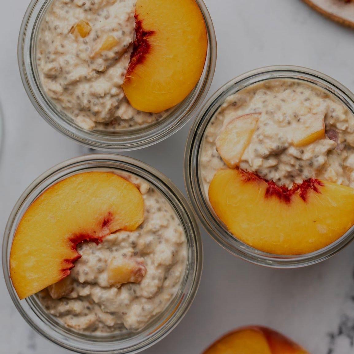 Peaches & Cream Overnight Oatmeal