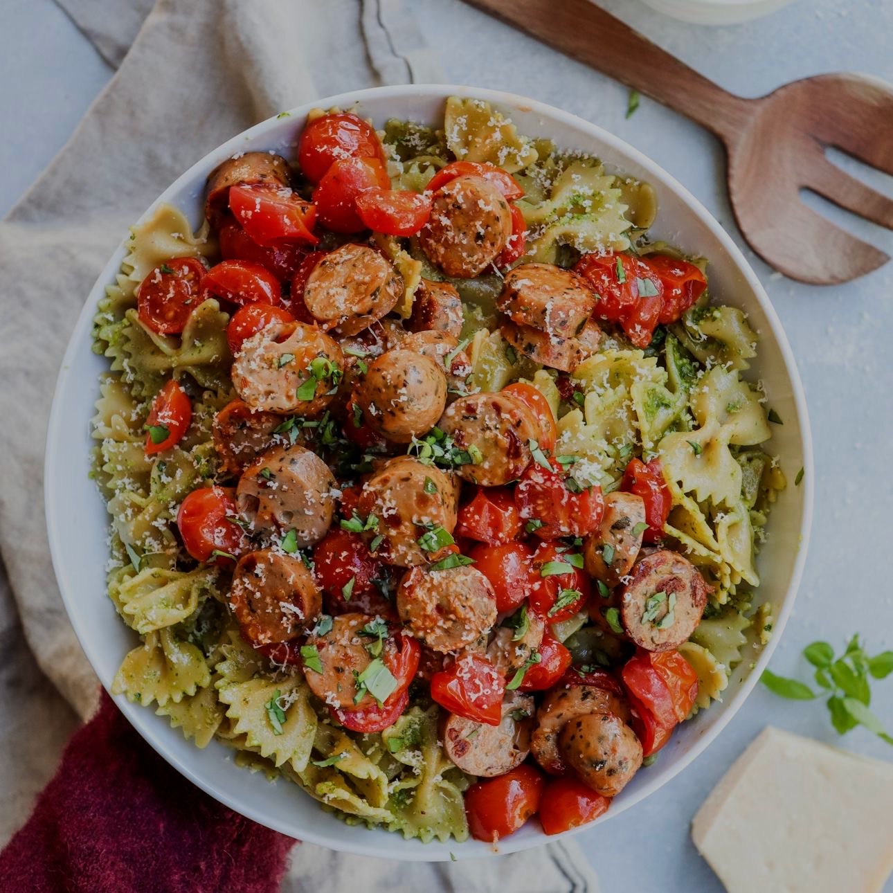 Arugula Pesto Pasta with Caprese Chicken Sausage (Delivered: July 31)
