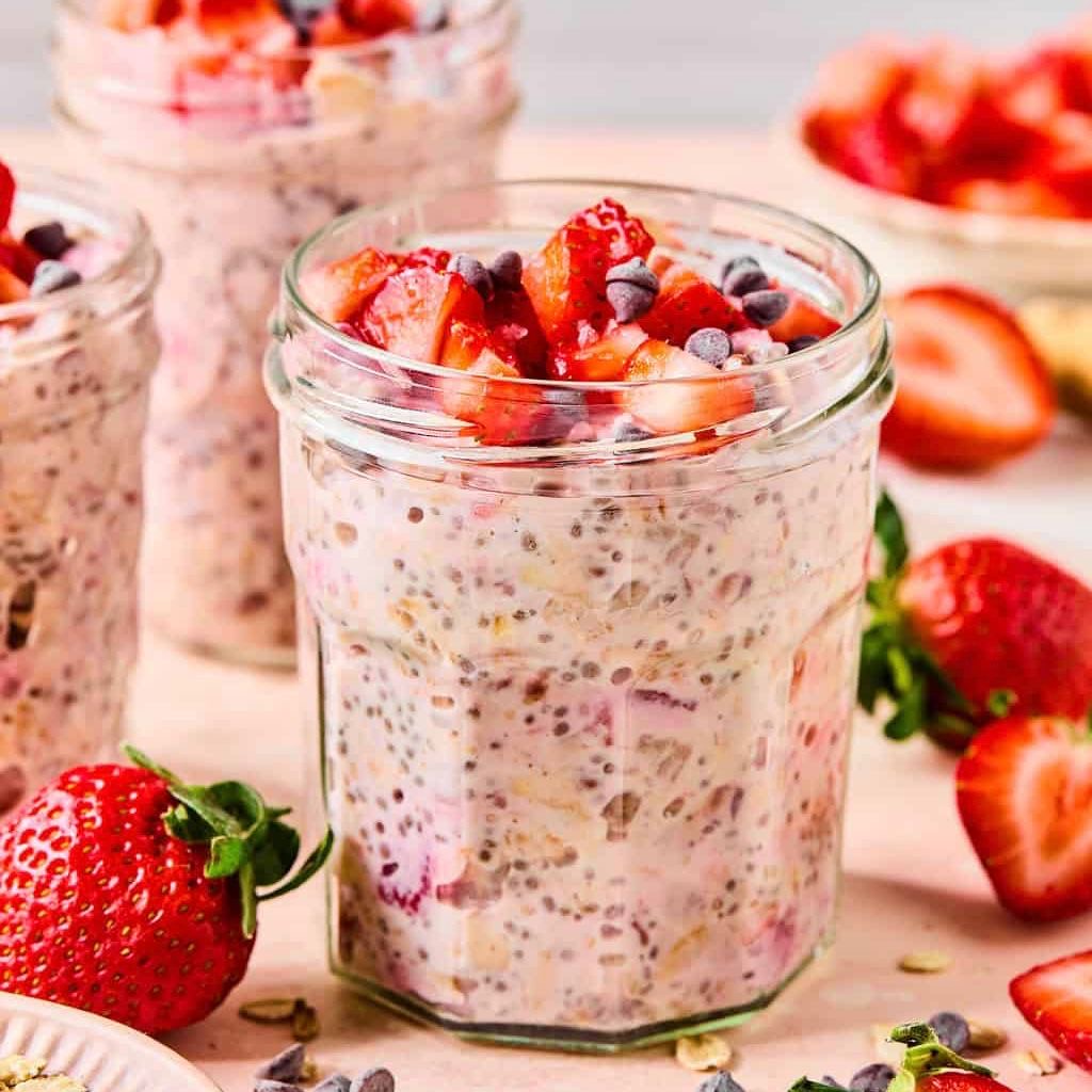 Chocolate Covered Strawberry Overnight Oats