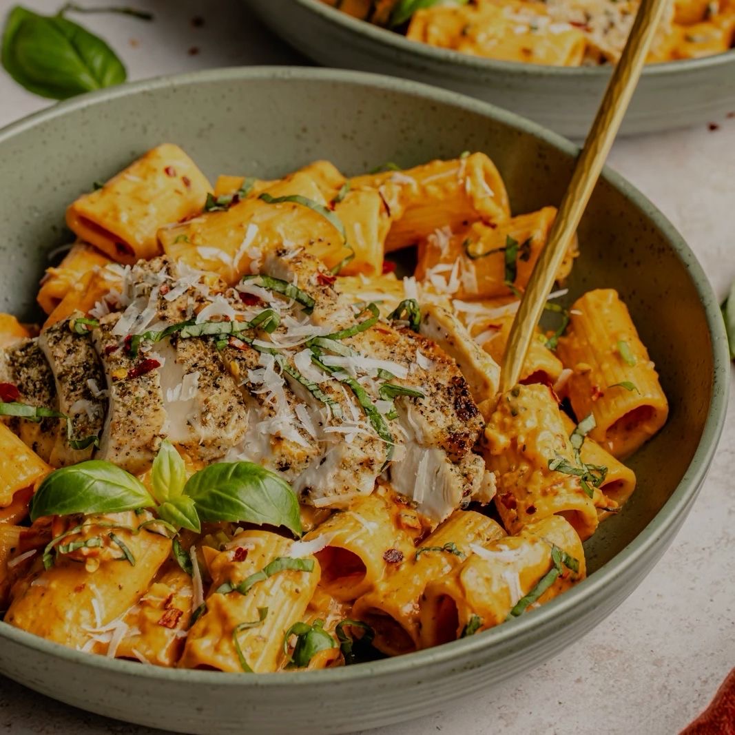 Burst Cherry Tomato Basil Chicken Rigatoni (Delivered: October 26)