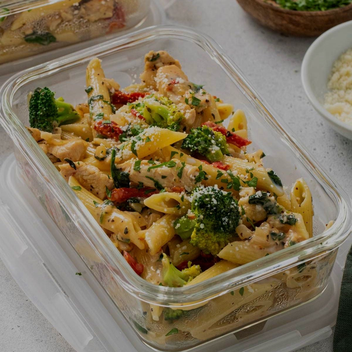 Sun-dried Tomato Chicken Pasta (Delivered: January 1)