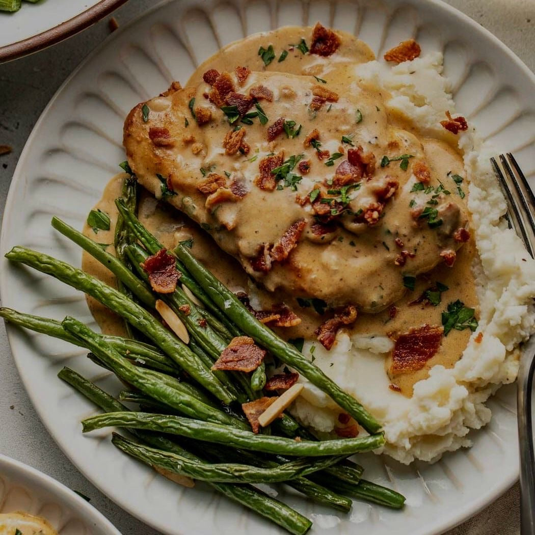 Smothered Chicken Mashed Potatoes Green Beans (Delivered: September 7)