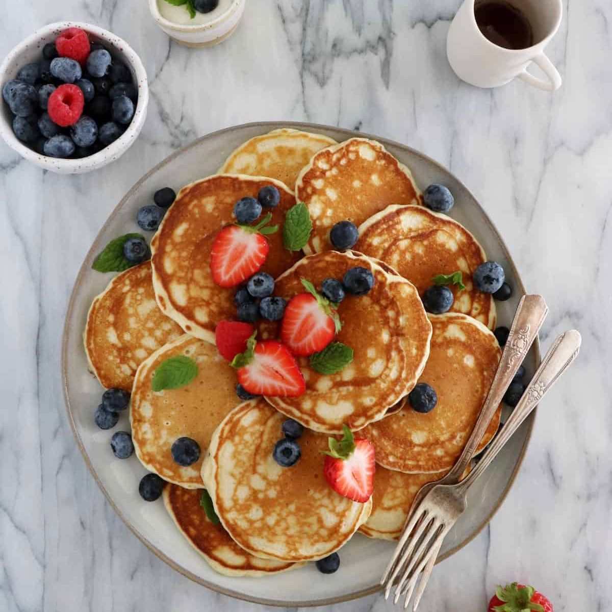 Pancake Pack with Syrup & Berry Compote (Serves 4)